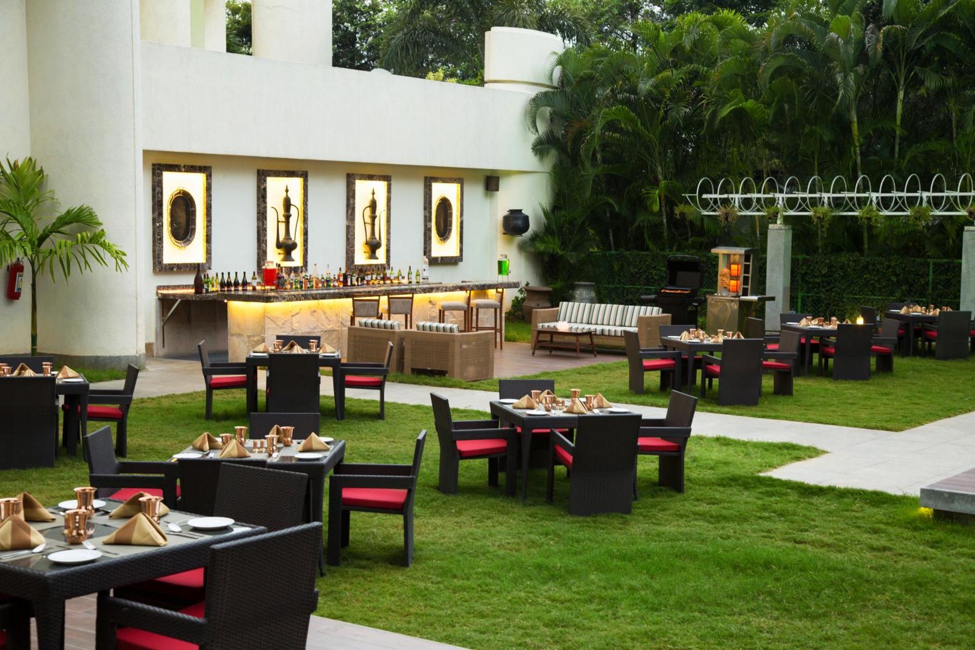 Ellaa Hotel Gachibowli Hyderabad Esterno foto